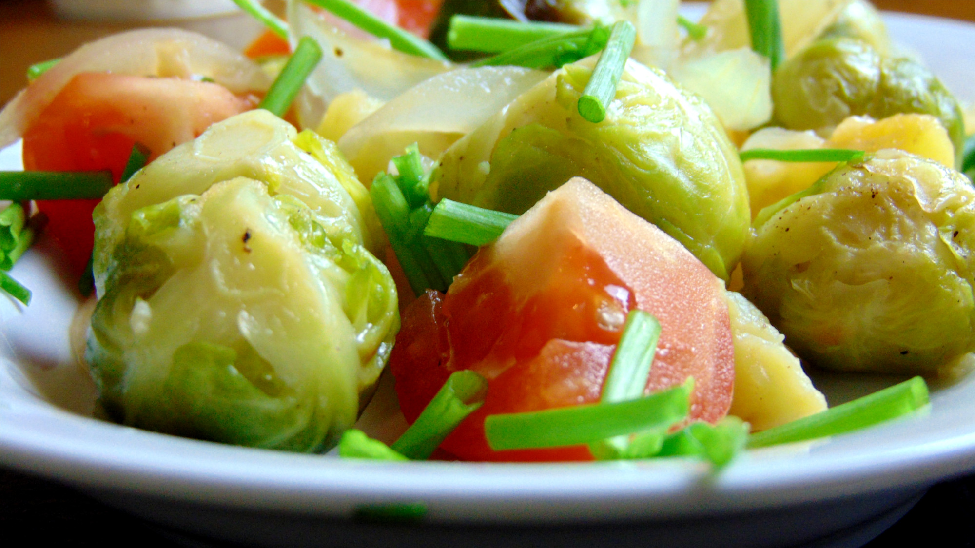 Rosenkohl-Kartoffel-Pfanne Mit Chili Und Knoblauch